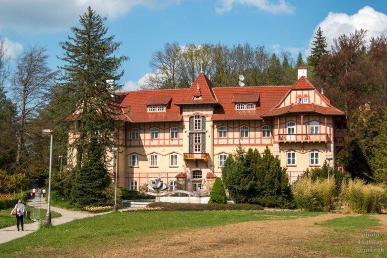 Apartament Kapsle Luhačovice Zewnętrze zdjęcie
